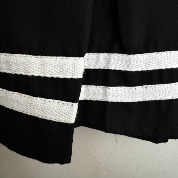 Hot Topic Black Pleated Mini Tennis Skirt with grosgrain ribbon trim NWT - Med - Picture 2 of 6